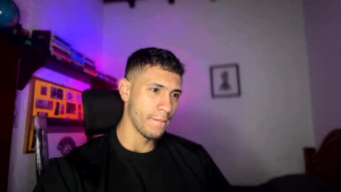 Snapshot of larry_jones chatting on 09.17.25 andrew online show from 09.17.25