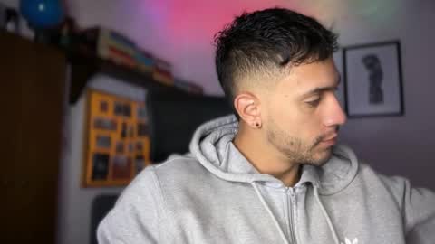 Snapshot of larry_jones chatting on 10.13.25 andrew online show from 10.13.25