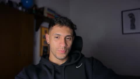 Snapshot of larry_jones chatting on 10.15.25 andrew online show from 10.15.25