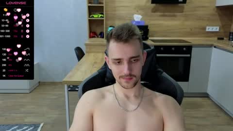 Snapshot of larstar01 chatting on 01.12.25 Lars online show from 01.12.25