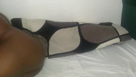 Snapshot of larvy12 chatting on 03.27.26 larvy12 online show from 03.27.26