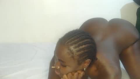 Snapshot of larvy12 chatting on 04.04.26 larvy12 online show from 04.04.26