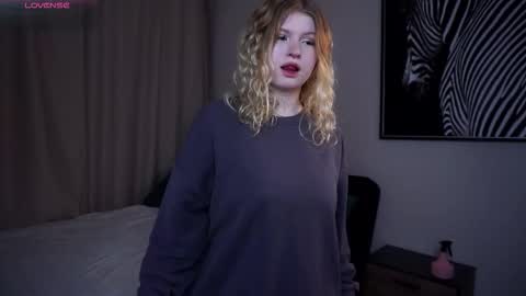 Snapshot of latanyabarthel chatting on 11.09.25 Jay online show from 11.09.25