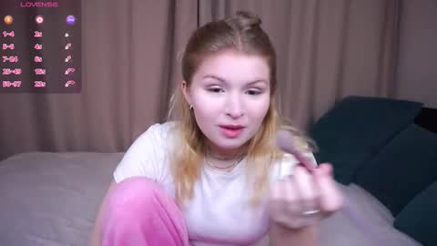 Snapshot of latanyabarthel chatting on 11.12.25 Jay online show from 11.12.25