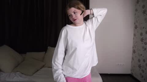 Snapshot of latanyabarthel chatting on 11.22.25 Jay online show from 11.22.25