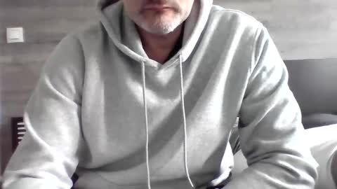 Snapshot of latetedanslesetoiles chatting on 11.25.25 latetedanslesetoiles online show from 11.25.25