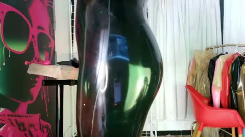 Snapshot of latex_rose_daniels chatting on 07.24.26 ROSE online show from 07.24.26