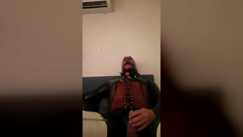 Snapshot of latexboy1986 chatting on 07.25.26 latex boy 38 online show from 07.25.26