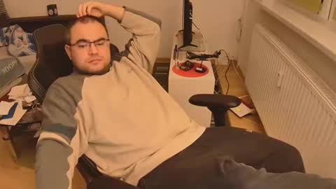 Snapshot of latexboy893 chatting on 11.23.25 latexboy893 online show from 11.23.25