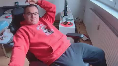 Snapshot of latexboy893 chatting on 11.30.25 latexboy893 online show from 11.30.25