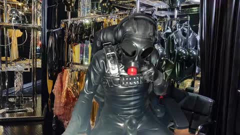 Snapshot of latexlover202 chatting on 12.22.24 latexlover202 online show from 12.22.24