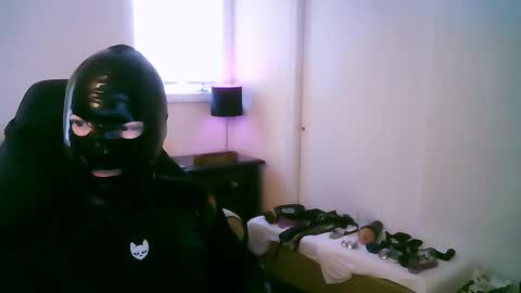 Snapshot of latexminheadroom chatting on 09.14.25 latexminheadroom online show from 09.14.25