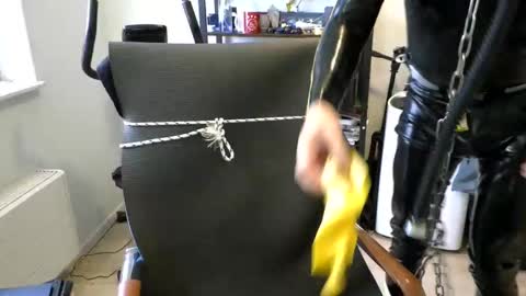 Snapshot of latexslaafboy2 chatting on 11.04.25 latexslaafboy online show from 11.04.25