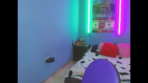 Snapshot of latin_boysxxx_ chatting on 10.12.25 latin_boysxxx_ online show from 10.12.25