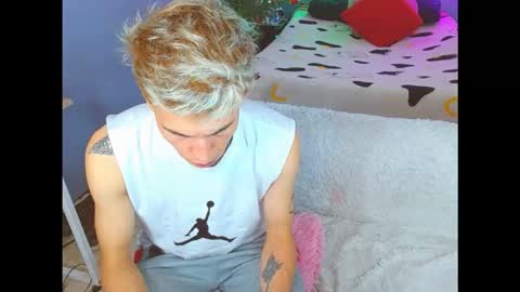 Snapshot of latin_boysxxx_ chatting on 11.10.25 latin_boysxxx_ online show from 11.10.25