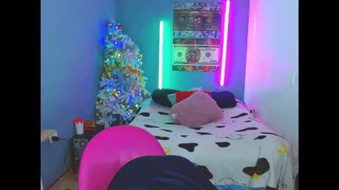 Snapshot of latin_boysxxx_ chatting on 11.26.25 latin_boysxxx_ online show from 11.26.25