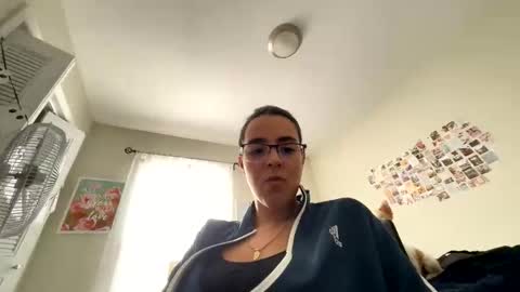 latina989 online show from 10.21.25