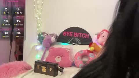 Latina Light online show from 11.14.25