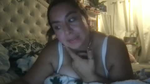 latinalinda02 online show from 10.14.25