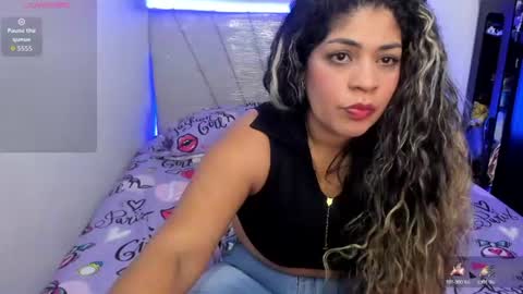 Snapshot of latinamav22 chatting on 06.17.26 latinamav22 online show from 06.17.26
