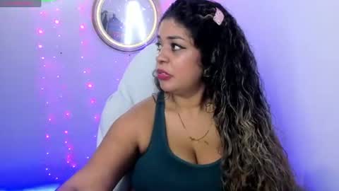 Snapshot of latinamav22 chatting on 06.21.26 latinamav22 online show from 06.21.26