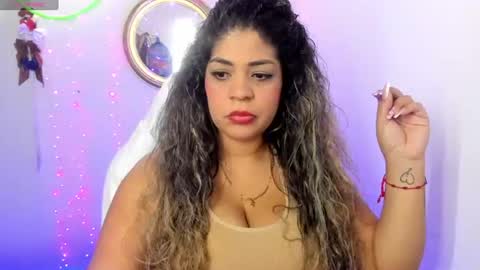 Snapshot of latinamav22 chatting on 06.29.26 latinamav22 online show from 06.29.26