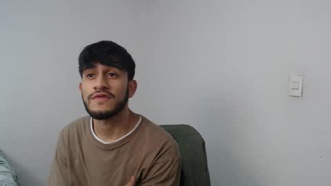 Snapshot of latinbunny7779 chatting on 12.11.24 camilo online show from 12.11.24