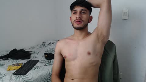 Snapshot of latinbunny7779 chatting on 01.04.25 camilo online show from 01.04.25