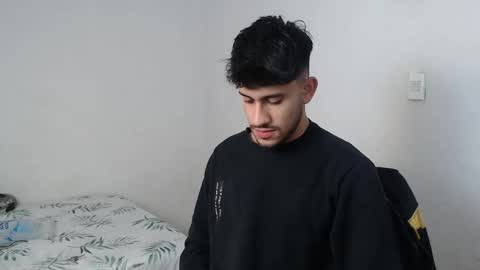 Snapshot of latinbunny7779 chatting on 03.06.25 camilo online show from 03.06.25