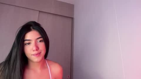 Snapshot of latinella chatting on 09.20.25 Hi - online show from 09.20.25