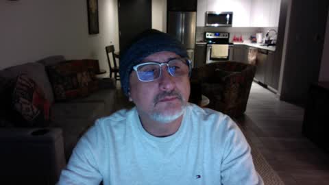 QS - INDEPENDENT MODEL online show from 02.02.25