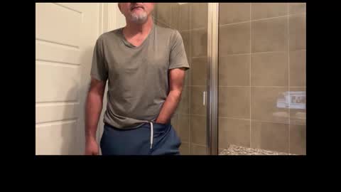 QS - INDEPENDENT MODEL online show from 10.26.25