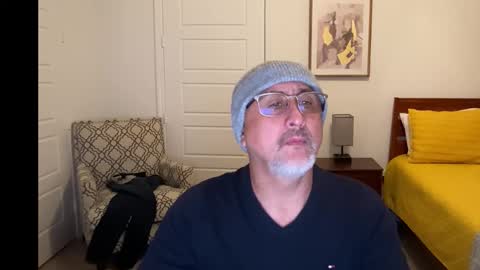 QS - INDEPENDENT MODEL online show from 12.02.25