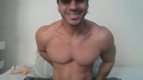 latino_rodri online show from 05.07.26
