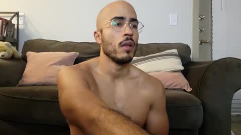 Snapshot of latinomixedbbc chatting on 03.10.25 latinomixedbbc online show from 03.10.25