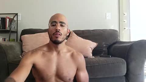 Snapshot of latinomixedbbc chatting on 09.17.25 latinomixedbbc online show from 09.17.25