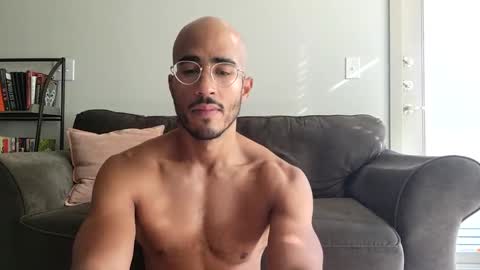 Snapshot of latinomixedbbc chatting on 09.29.25 latinomixedbbc online show from 09.29.25