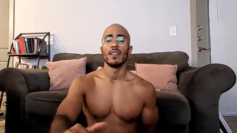 Snapshot of latinomixedbbc chatting on 10.20.25 latinomixedbbc online show from 10.20.25