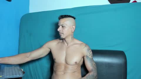 Snapshot of latinshamansex chatting on 10.05.25 LatinShaman online show from 10.05.25