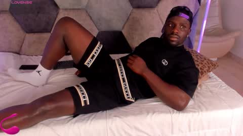 LEANDRO online show from 02.11.26