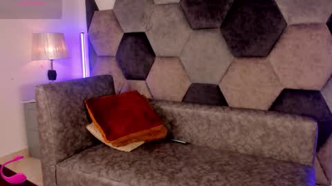 LEANDRO online show from 02.25.26