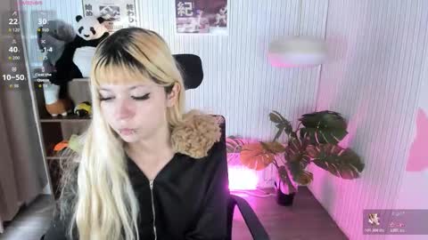 laukyubey1 online show from 03.17.26