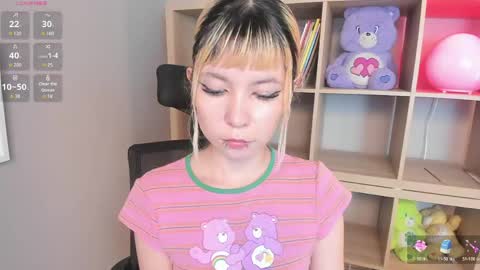 laukyubey1 online show from 04.17.26