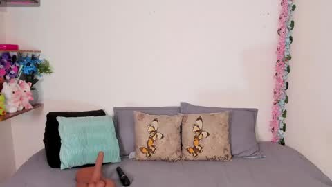 laura1__ online show from 04.26.26