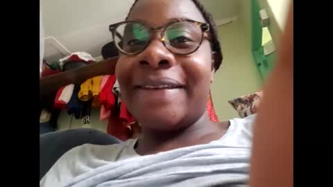 Snapshot of laura829489 chatting on 12.20.25 laura829489 online show from 12.20.25