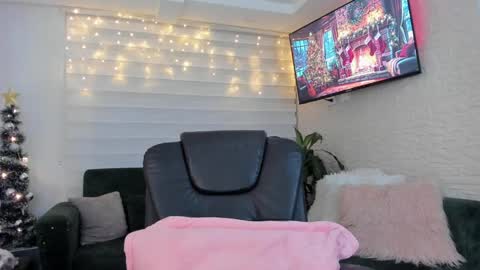 Snapshot of laura__cruz chatting on 12.06.24 laura cruz online show from 12.06.24