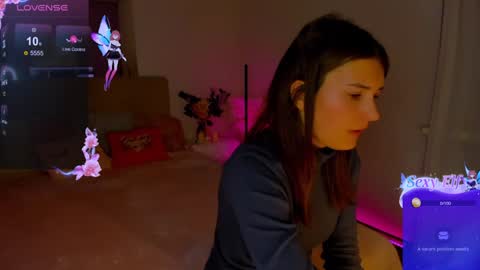 Snapshot of laura__leee chatting on 12.18.24 Laura online show from 12.18.24