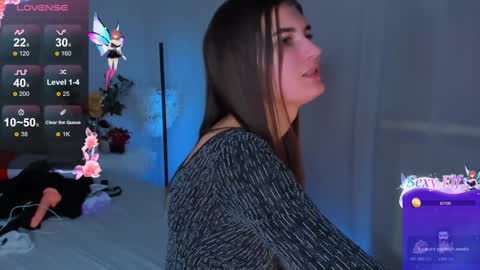 Snapshot of laura__leee chatting on 12.25.24 Laura online show from 12.25.24