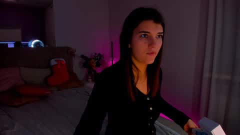Snapshot of laura__leee chatting on 12.29.24 Laura online show from 12.29.24