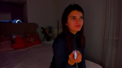 Snapshot of laura__leee chatting on 12.30.24 Laura online show from 12.30.24